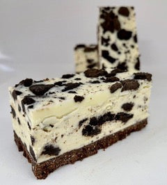 Cakes By Sweethearts Cookies & Cream Cheesecake Slice Box of 10